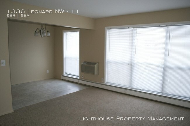 Foto del edificio - 1336 Leonard St NW