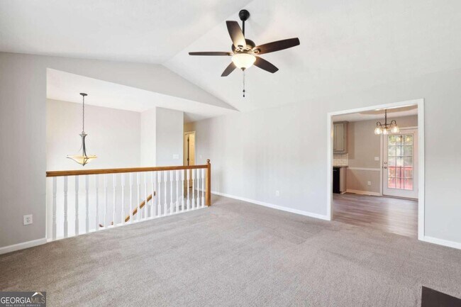 Foto del edificio - 5355 Ashland Dr