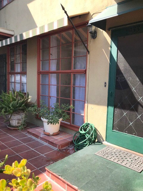Front Porch - 1933 Palmerston Pl