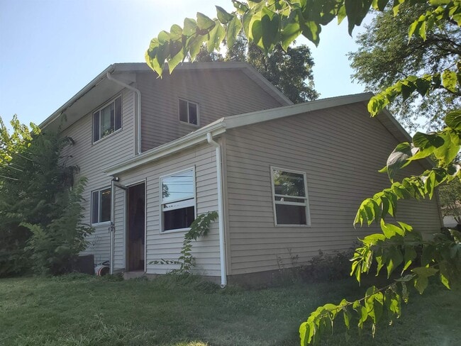 Building Photo - 2421 Adler Cir