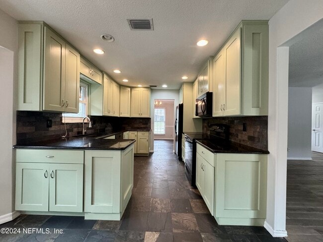 Building Photo - 2366 Oak Hammock Ln