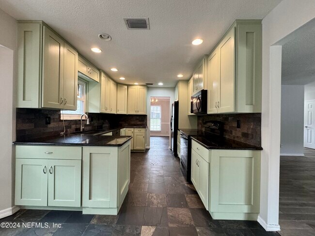 Foto del edificio - 2366 Oak Hammock Ln
