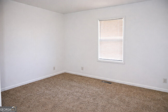 Building Photo - 1949 Karen Cir