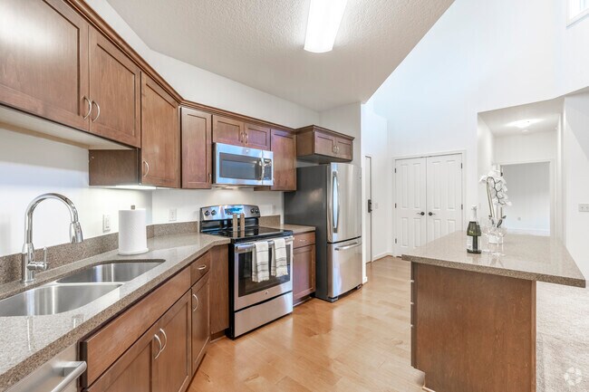 Quayside - Cocina de 2BR, 2BA - 1.700 pies cuadrados - Cocina - Quayside Wayzata