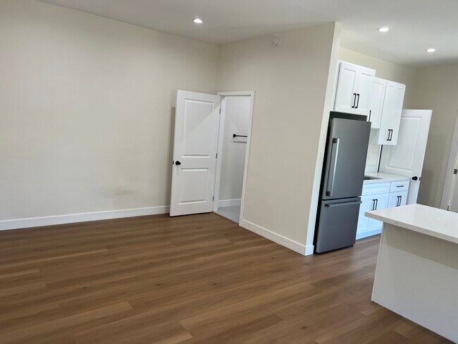 Foto del edificio - 1446 W 22nd St
