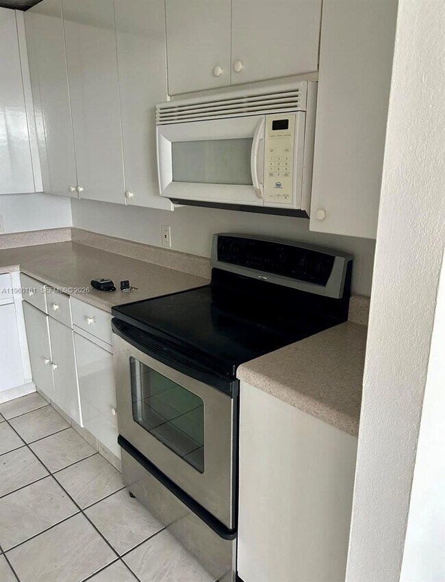 Foto del edificio - 2025 NE 164th St