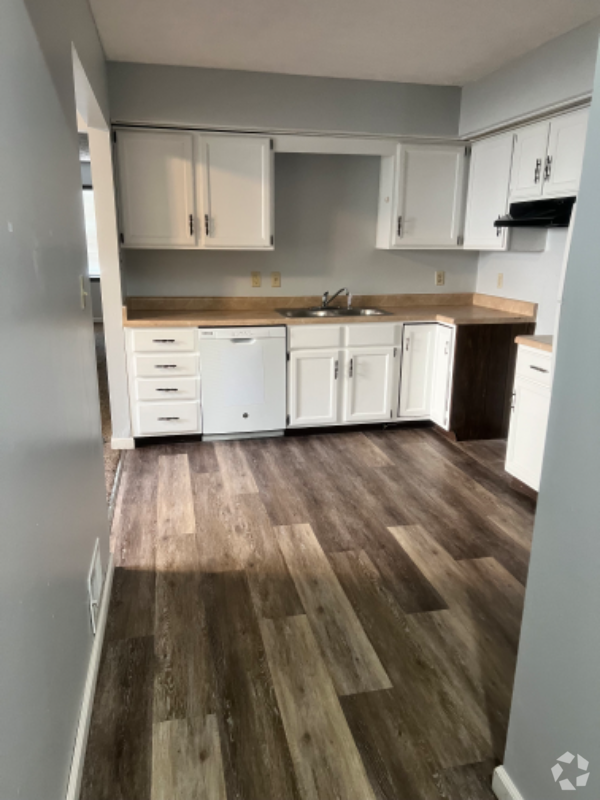 Building Photo - 1378 Red Tail Hawk Dr
