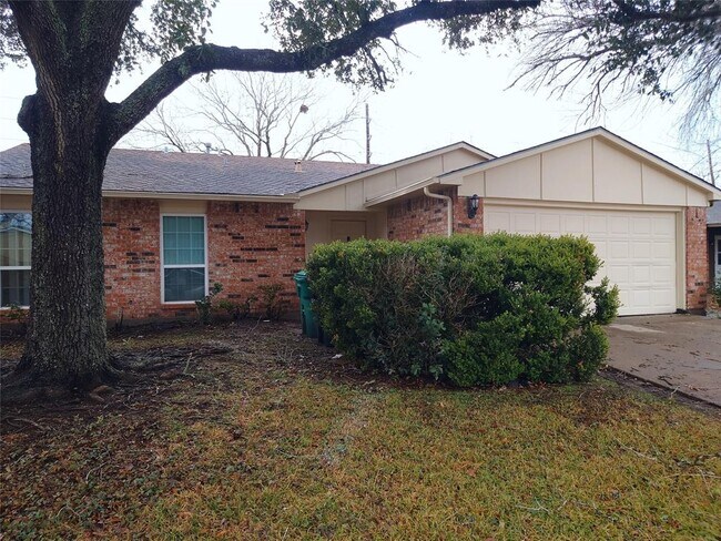 Building Photo - 415 Lee Dr