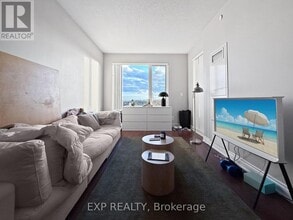 Building Photo - 325 South Park Rd