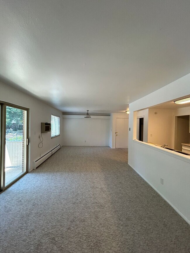 Building Photo - Spacious, Light-Filled 2-Bedroom Apartment...