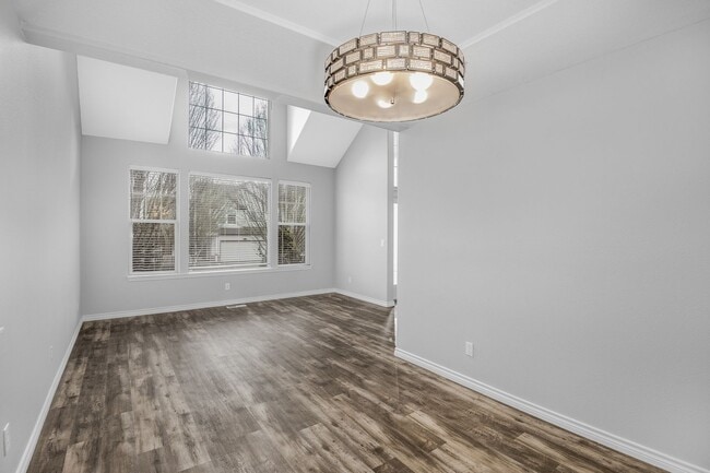 Foto del edificio - Discover Your Dream Home in Sterling Park!