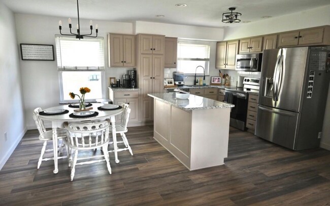 Foto del edificio - 802 Longview Dr