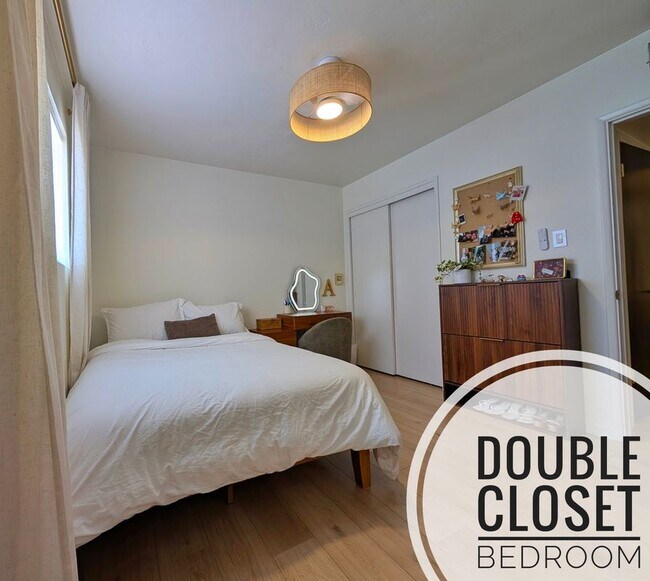 Foto del edificio - 1309 W 10th St