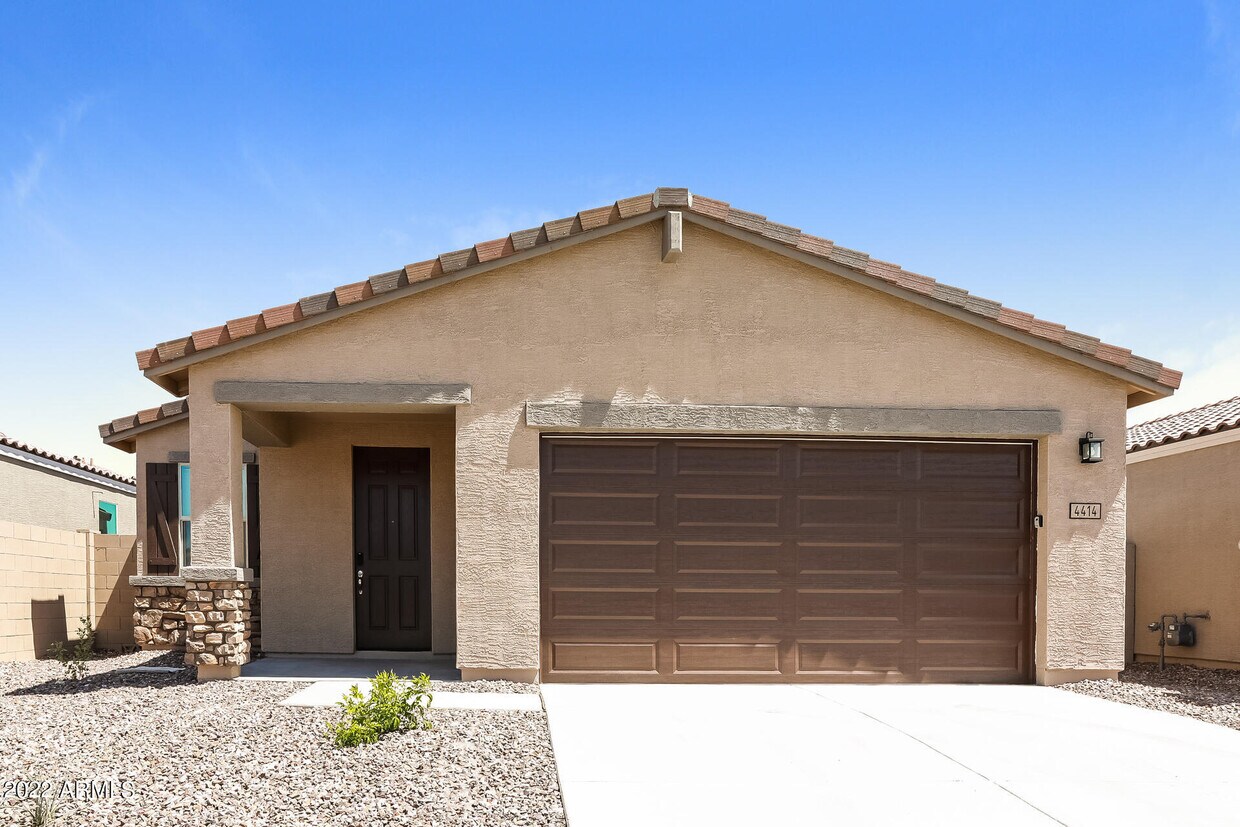 Foto principal - 4414 Greenleaf Dr