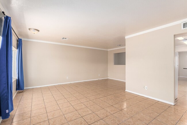 Foto del edificio - Single Story 3 Bedroom, 2 Bath in Phoenix