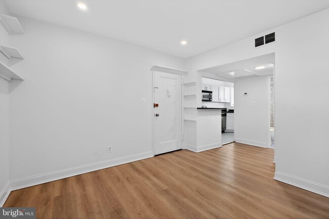 Photo - 3065 Patrick Henry Dr Townhome