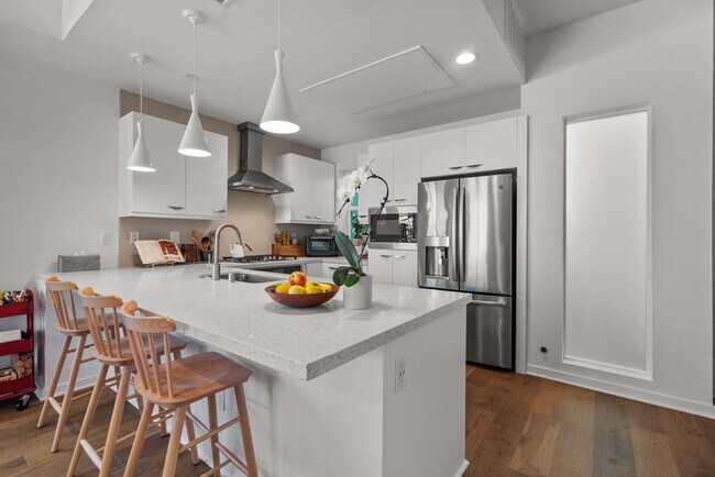 Foto del edificio - 4831 Craner Ave