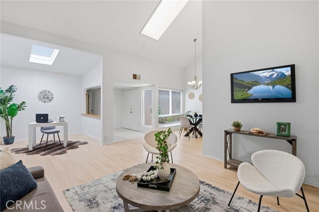Foto del edificio - 3 Willow Tree Ln