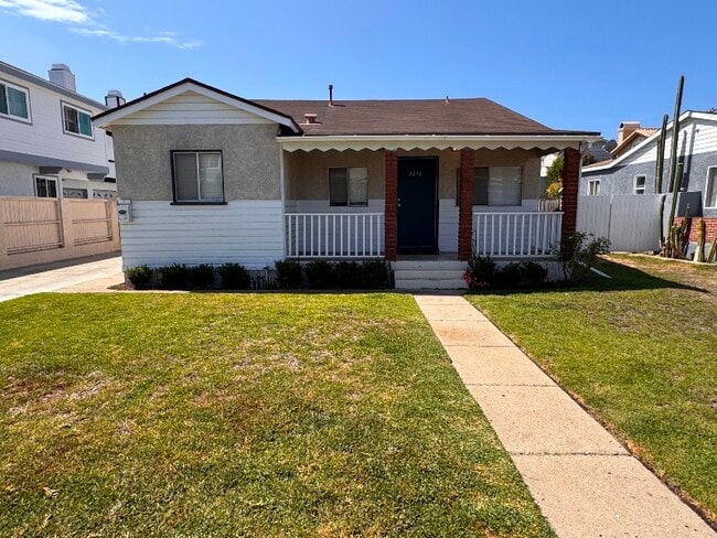 Building Photo - 2212 Ruhland Ave