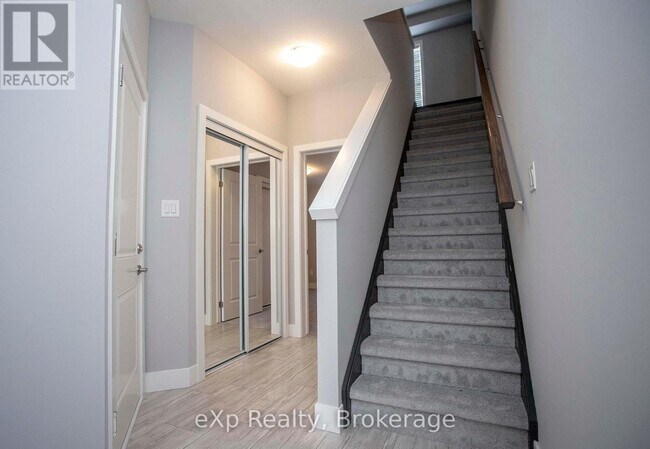 Photo du bâtiment - 2048 Meadowgate Blvd