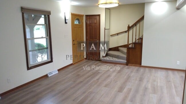 Foto del edificio - 8249 Imperial Dr