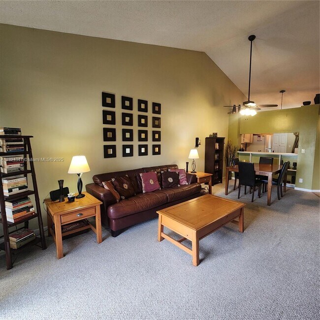 Building Photo - 5542 Courtyard Dr
