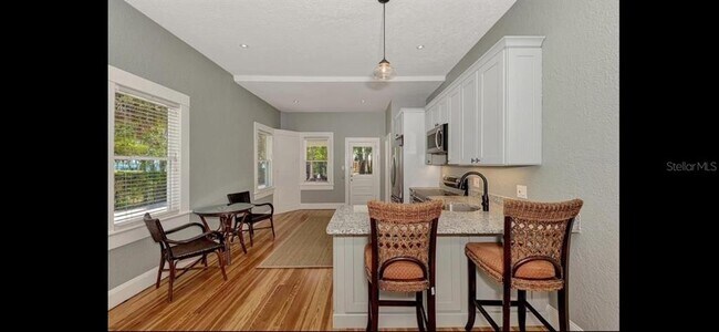 Foto del edificio - 1513 Palmetto Ln