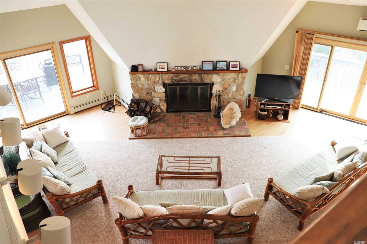 Primary Photo - 560 Wampum Way
