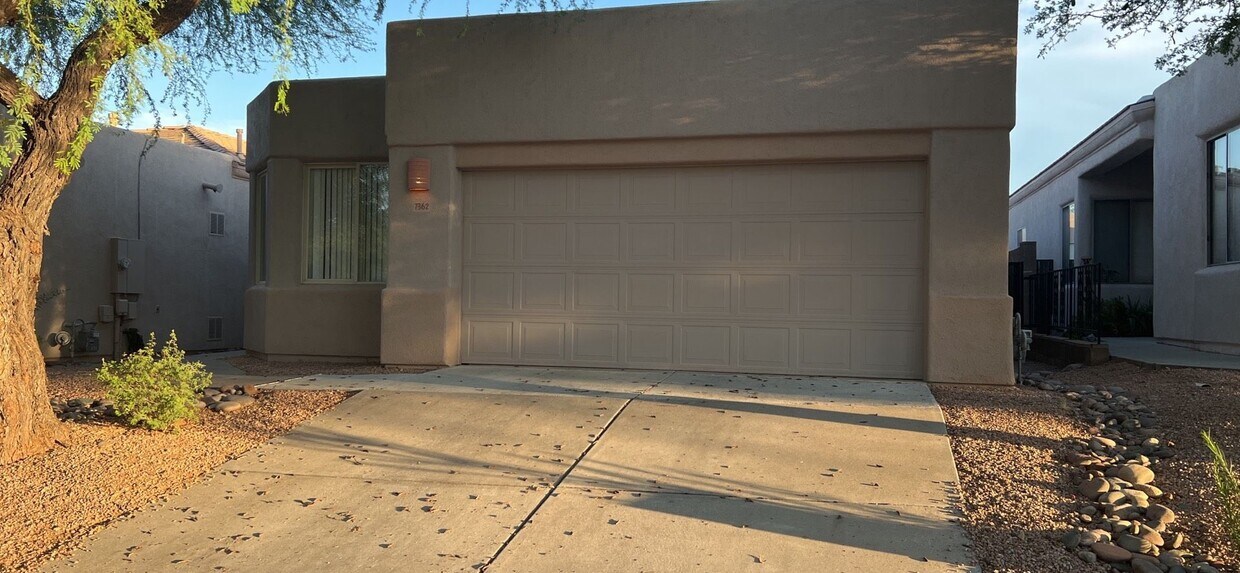 Primary Photo - Rancho Esperero 3Bed/2Bath Rental