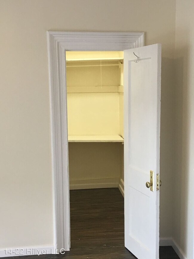 Foto del edificio - 14-22 Hillyer St