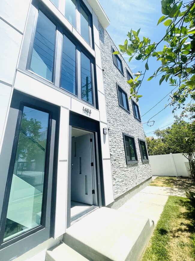 Building Photo - 1479 W 35th St