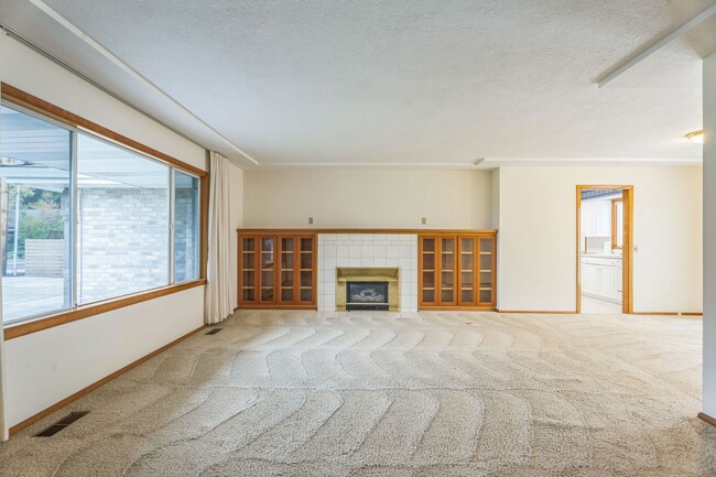 Foto del edificio - 2780 NE Jackson School Rd