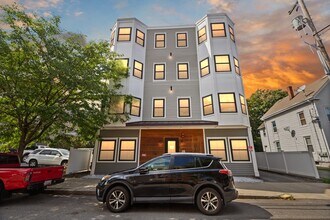 Building Photo - 208 Spencer Ave