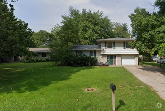 Building Photo - 1907 Bellamy Dr