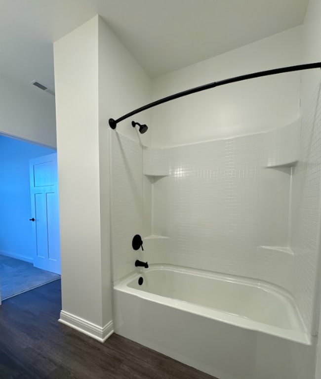 Interior Photo - The E