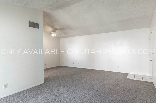 Building Photo - 2420 E 6895 S