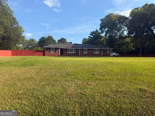Foto del edificio - 188 Parker Rd
