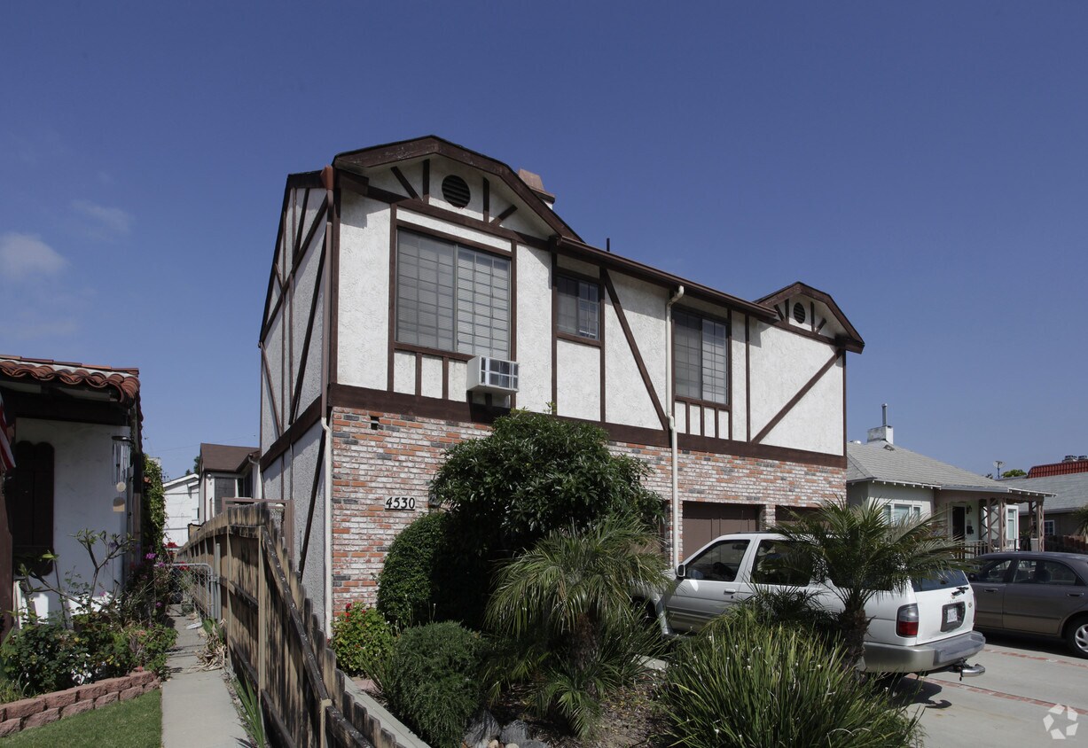 Building Photo - 4530 Idaho St