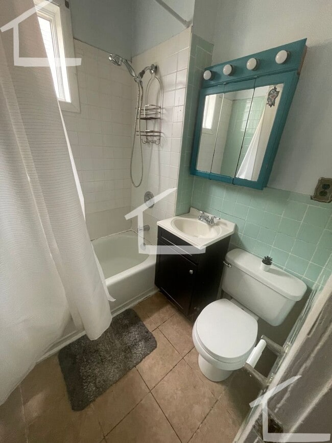 Building Photo - Central Brighton Location, Heat, Hot Water...