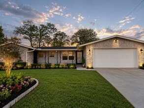 Building Photo - 5902 Willow Glen Dr