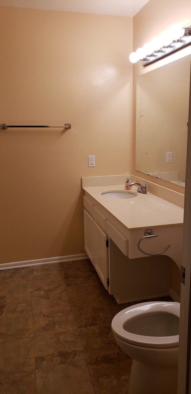 Bathroom - 25789 Marguerite Pkwy