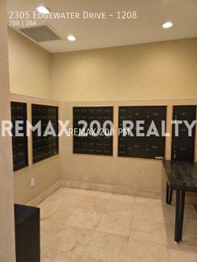Building Photo - Second floor, two bedroom, two Bath Condom...