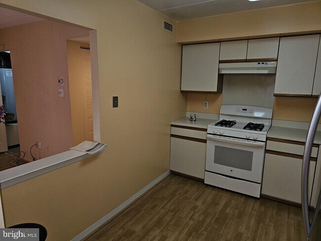 Foto del edificio - 59102 Delaire Landing Rd
