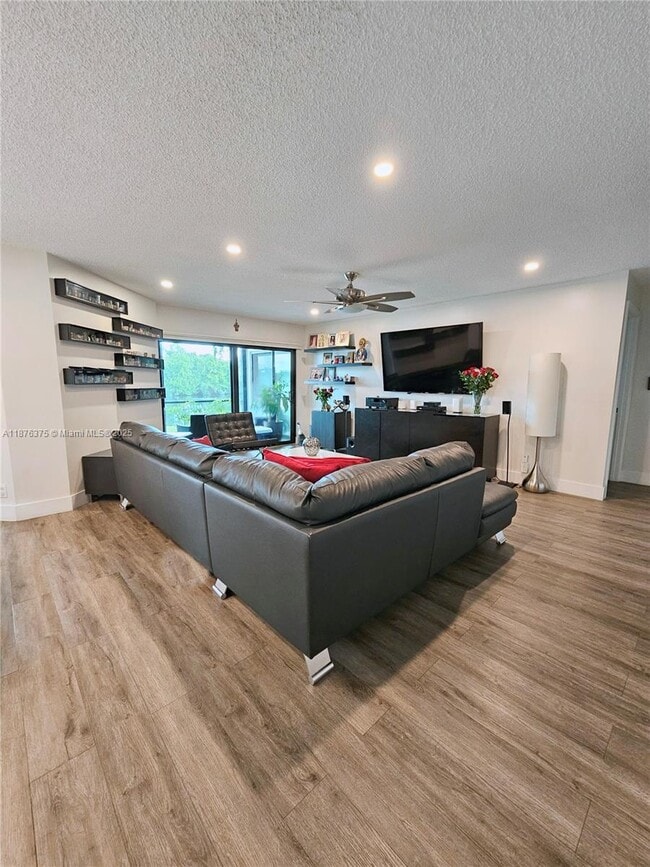 Building Photo - 3483 Emerald Oaks Dr