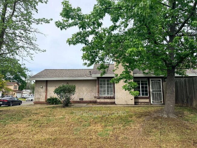 Foto del edificio - 7733 Robinette Rd