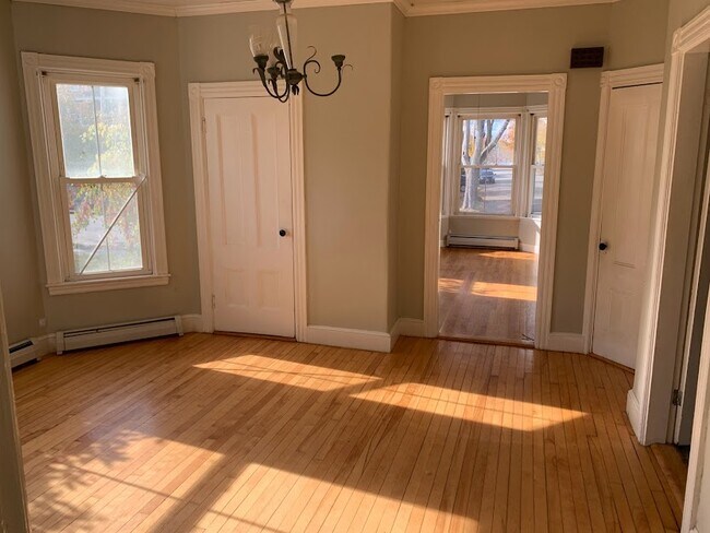 dining room - 19 Lawn Ave