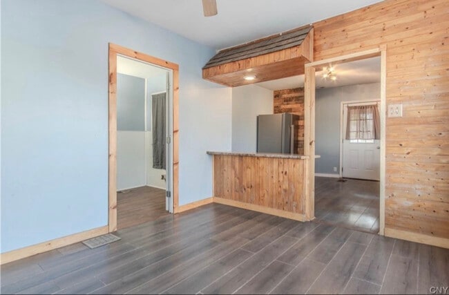 Foto del edificio - 148 W Main St