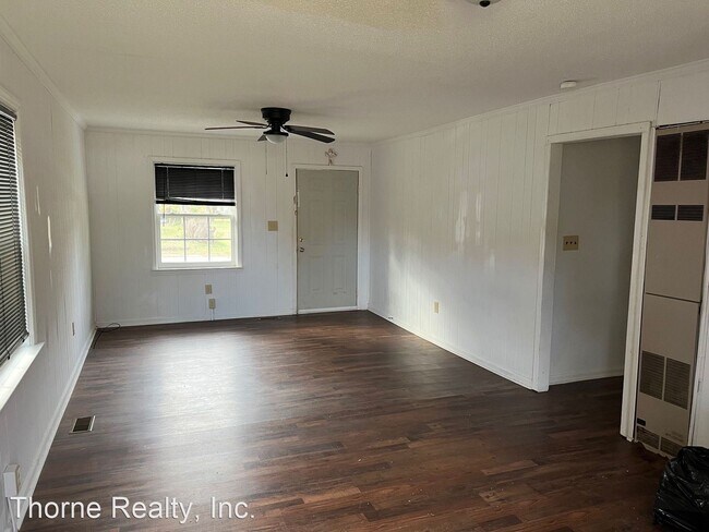 Building Photo - 3 br, 1 bath House - 420 Henry Street