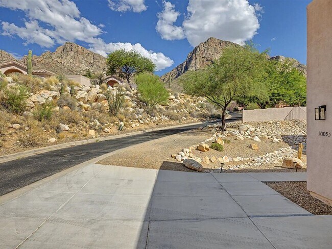 Building Photo - 10053 N Alder Spring Dr