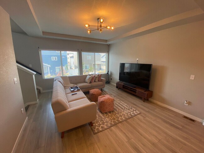 Foto del edificio - Beautiful 3 bedroom Carriage House in Banning Lewis Ranch!!!!